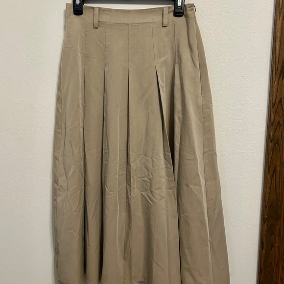 Tan A-line Skirt, Size Medium - Picture 1 of 7
